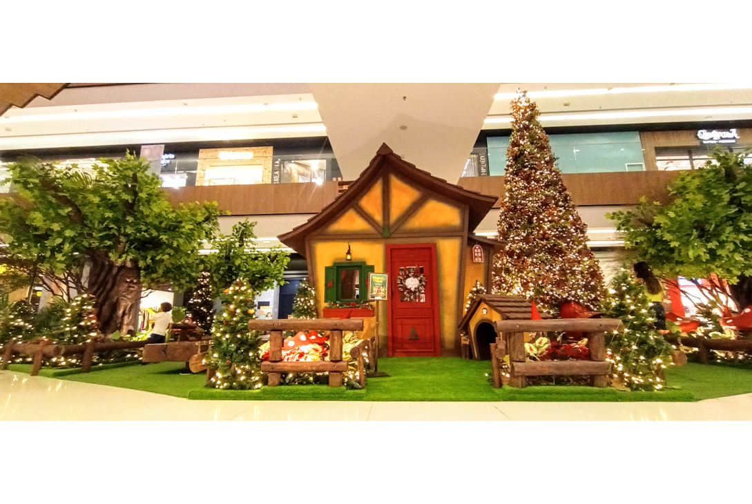 Foto da decoração natalina A Floresta que Iluminou o Natal no Shopping Parque da Cidade.