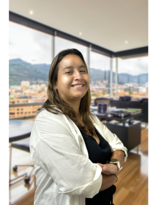 Foto da autora do artigo Amanda Rodrigues, gerente de Marketing da Lity.