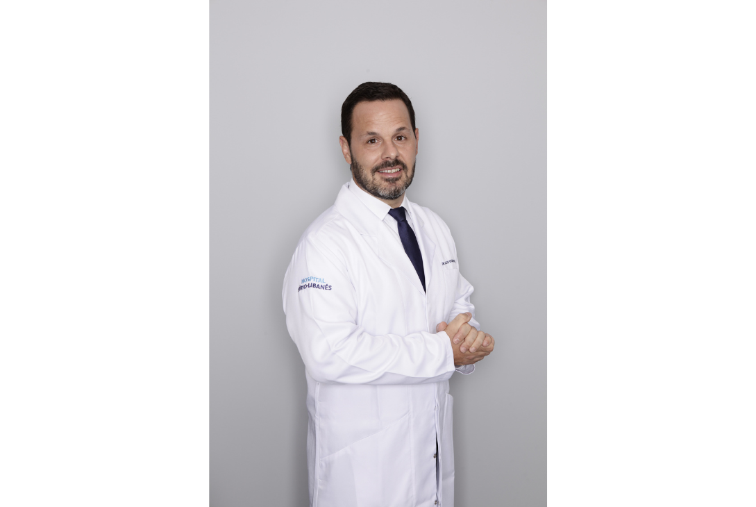 Foto do Dr. Carlos Eduardo Barsotti, cirurgião ortopedista e autor do artigo.