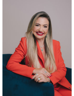 Foto da CEO da Cosmobeauty, Dr.ᵃ Fernanda Sanches.