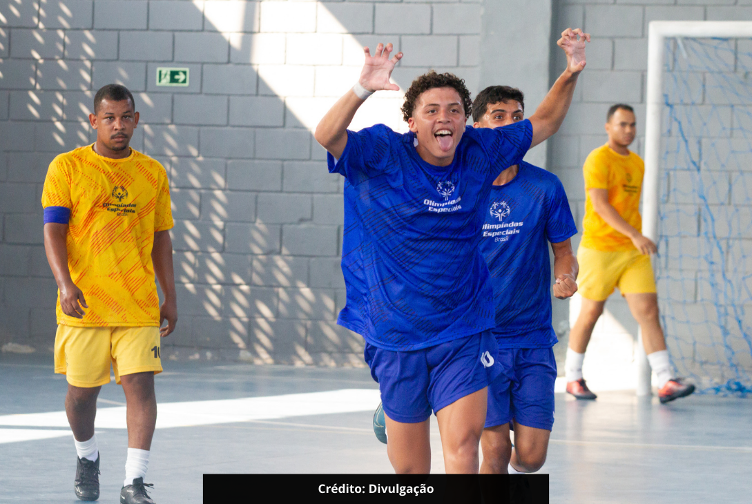 Foto de atletas da OEB na Semana do Futebol 2024.