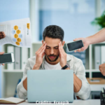 Imagem ilustrativa de uma pessoa do seo masculino sofrendo pressão no trabalho.