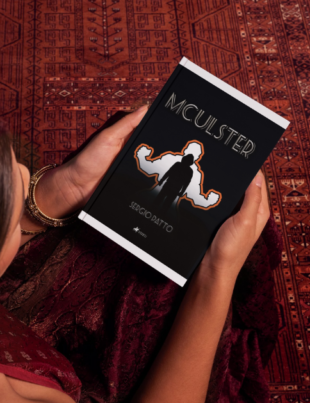 Imagem-montagem com foto do livro McUlster.