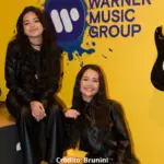 Foto de Jennifer e Stephany na Warner Music Brasil.