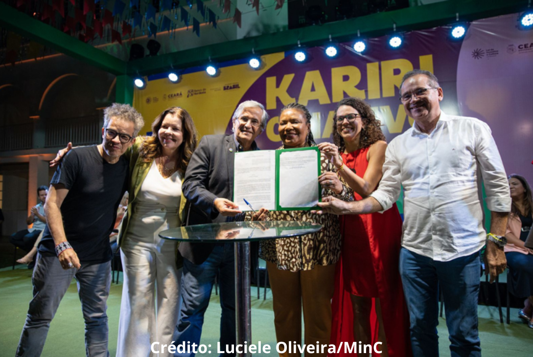 Foto da ministra da cultura Margareth Menezes no lançamento do Programa Kariri Criativo.