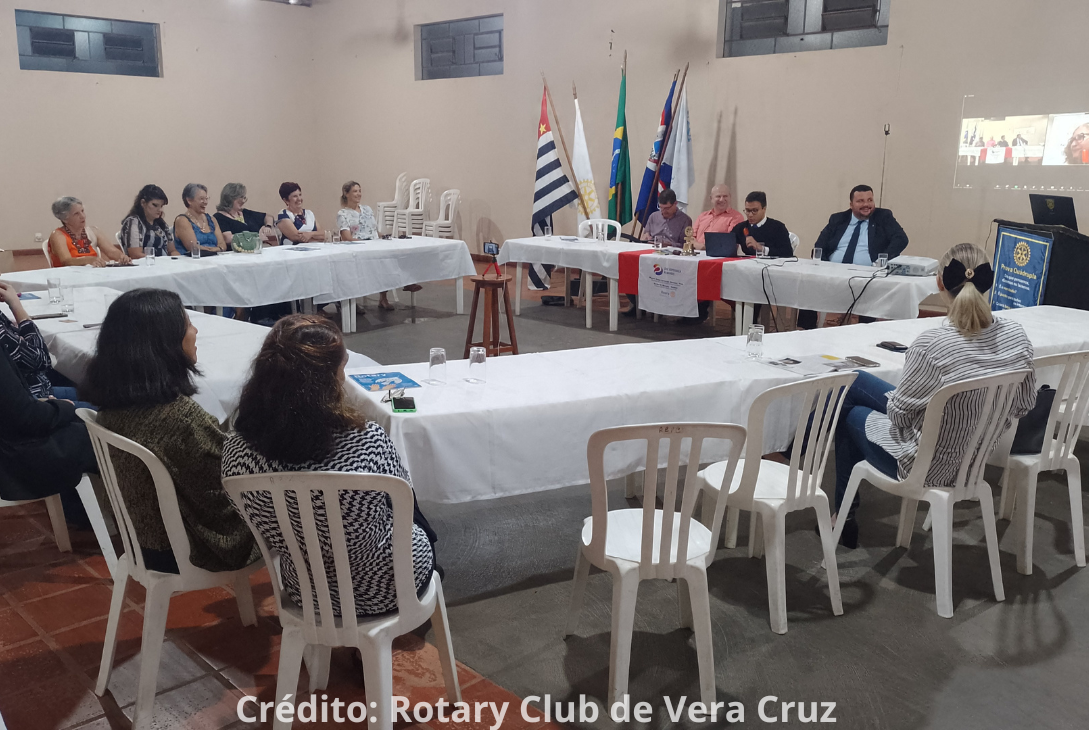 Doto de uma reunião ordinária do Rotary Club de Vera Cruz.