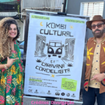 Foto dos fundadores do projeto Kombi Cultural e a Caravana Cordelista.