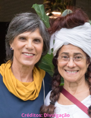 Foto de Mônica Rosales (esquerda) com Neka Menna Barreto.