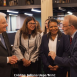 Foto do presidente da Itália e a ministra da cultura Margareth Menezes em visita à Biblioteca Nacional no RJ.