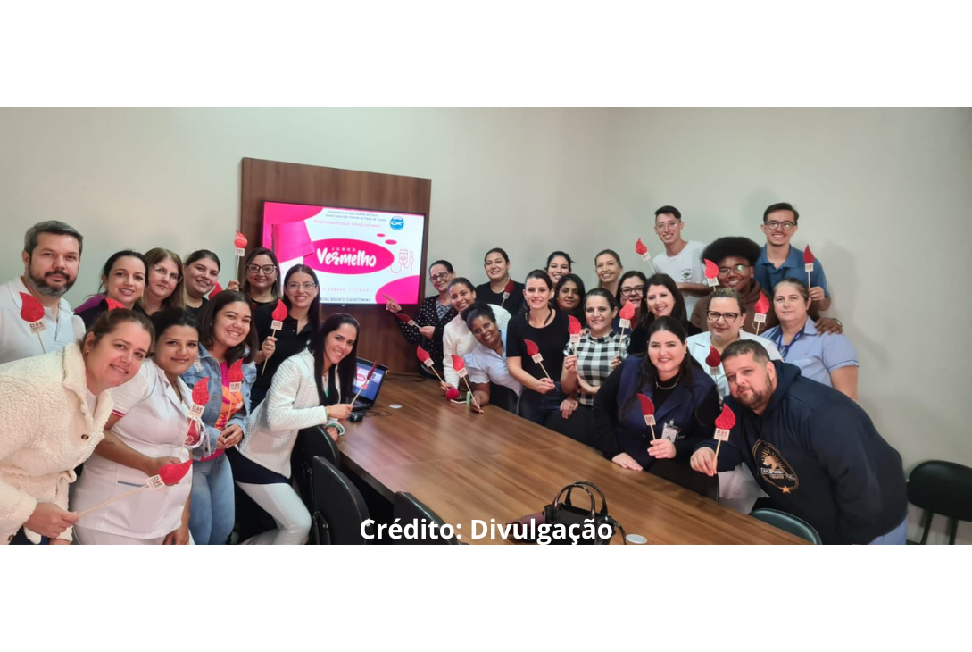 Funcionários da Santa Casa São Vicente de Paulo de Tanabi ao término da palestra sobre a doação de sangue.