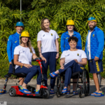 Foto editorial de atletas do Comitê Paralímpico Brasil utilizando nova sandália da Havaianas.