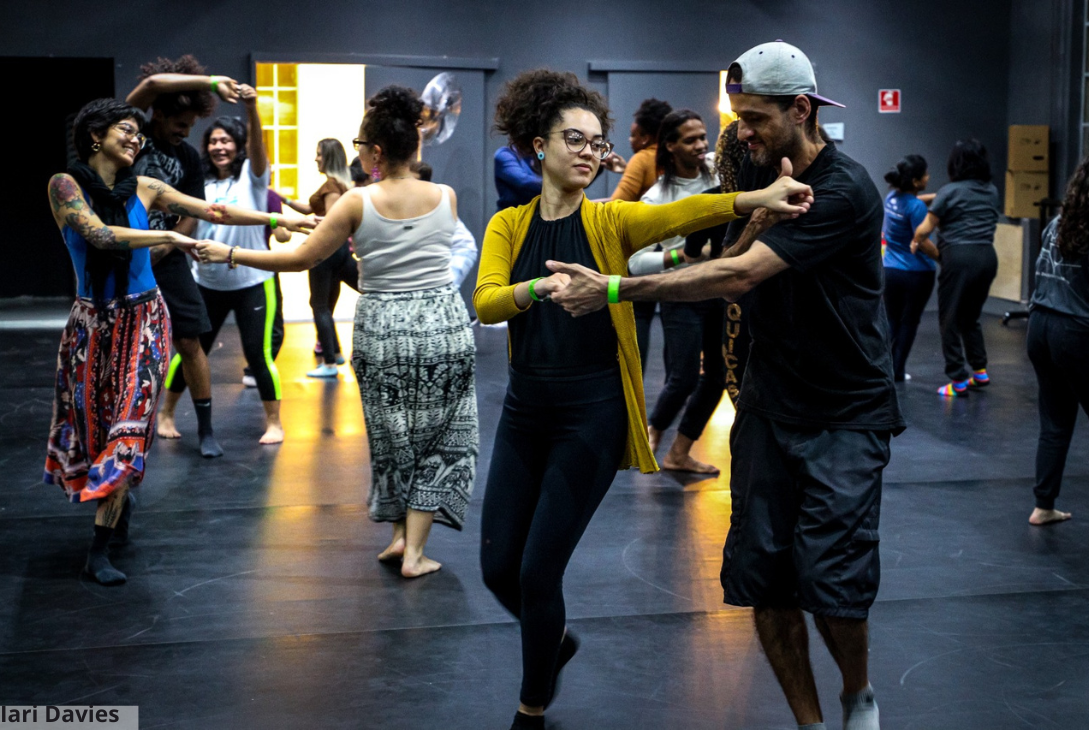 Foto de aulas de dança da SPED.