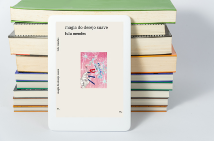 Imagem-montagem com capa do livro Magia do Desejo Suave.