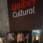 Foto de uma das edições da Unibes Bazar.