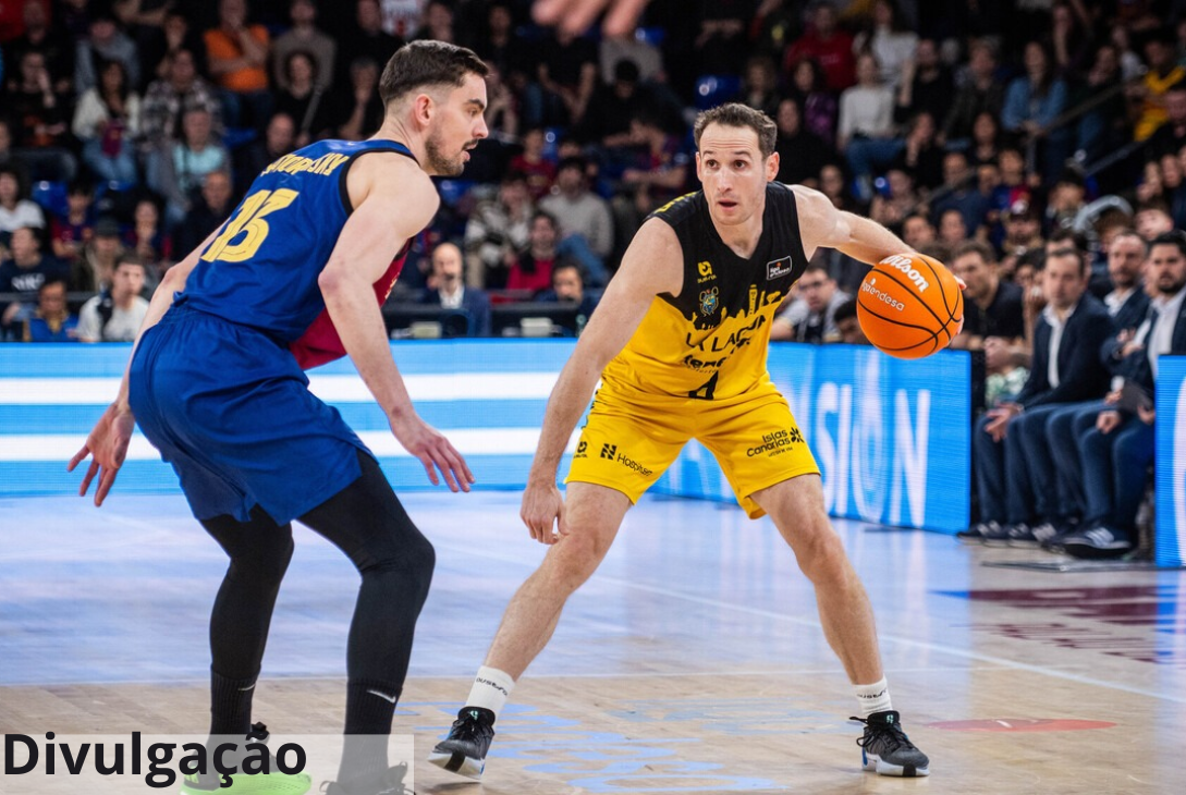 Foto da partida entre o La Laguna Tenerife contra Barcelona na Liga ACB.