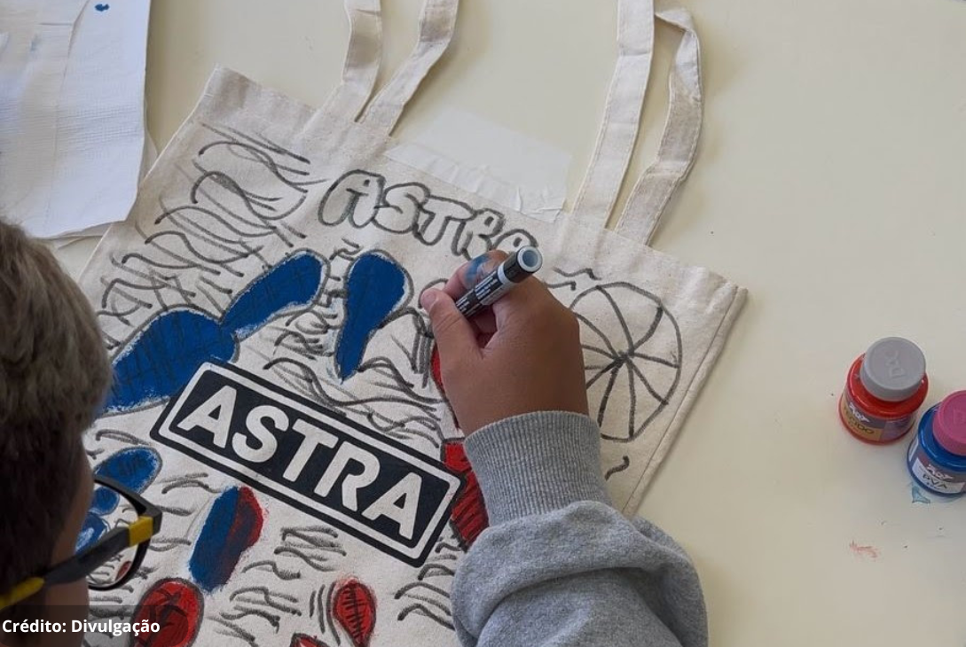 Foto de ação da Astra na Escola Estadual Diógenes Duarte Paes.