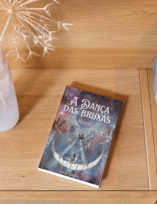 Foto-montagem do livro A Dança das Bruxas — Iniciação.