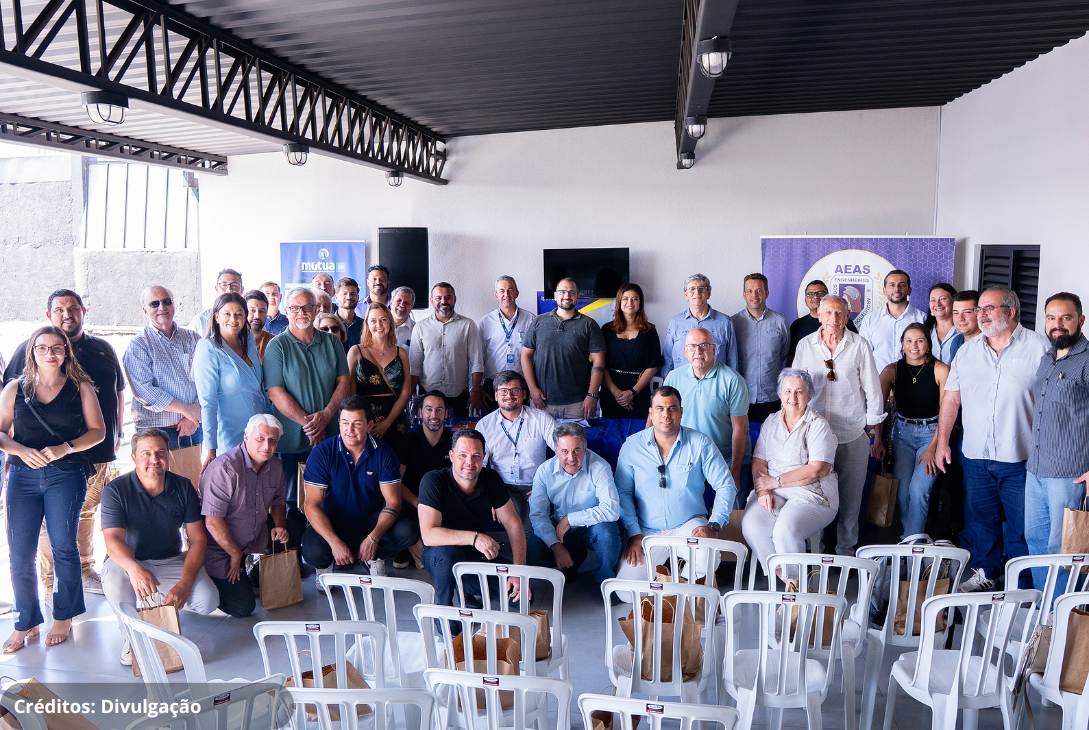 Foto de representantes ´resentes na reunião.