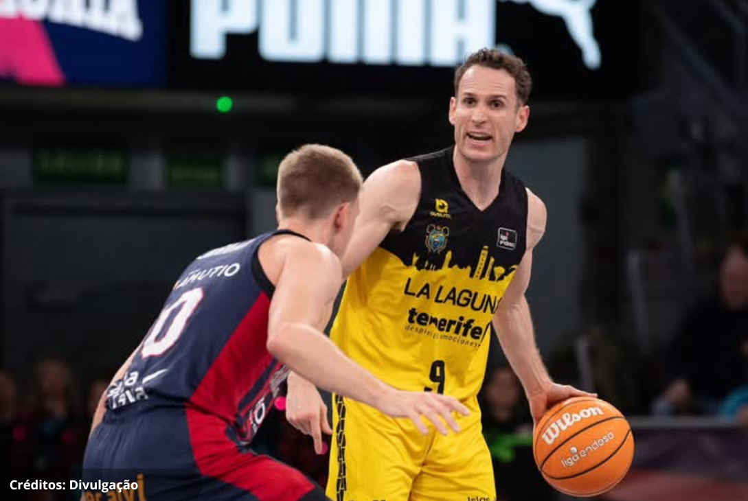 Foto da partida do Tenerife contra o Baskonia.