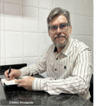 Foto do escritor entrevistado.
