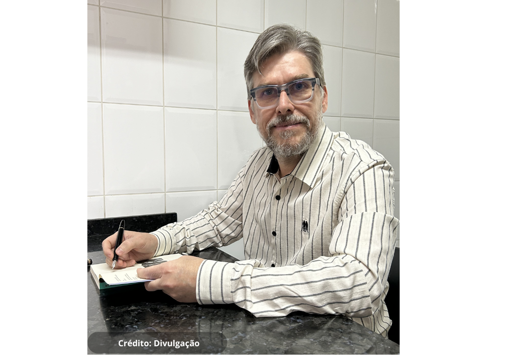Foto do escritor entrevistado.
