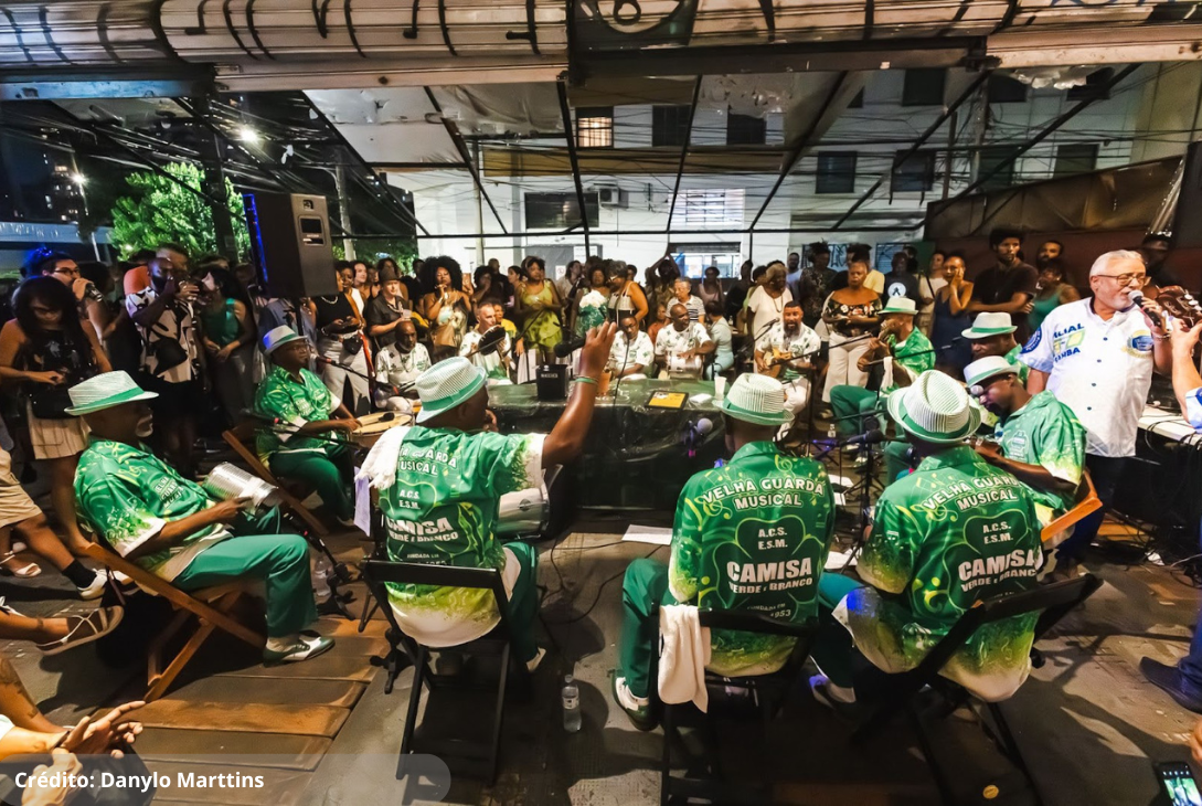 Roda de samba da Velha Guarda Musical do Camisa Verde e Branco, durante o lançamento da exposição do Cartografias de Bambas, em fevereiro deste ano.