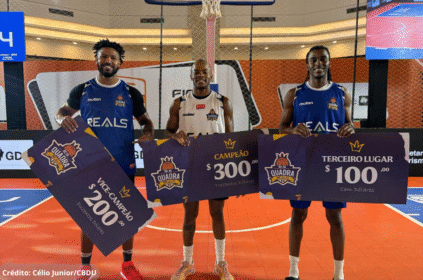 Foto dos vencedores da categoria masculina no Circuito Rei da Quadra Internacional Reals 2025.