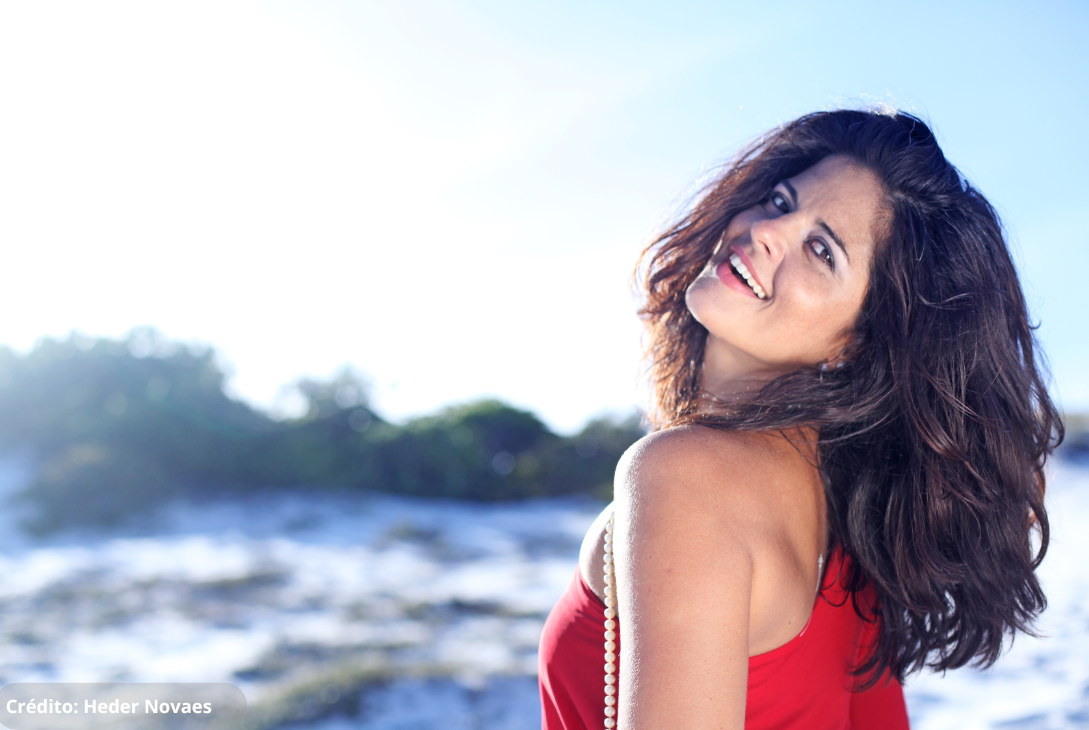 Foto da cantora Maria Lins.
