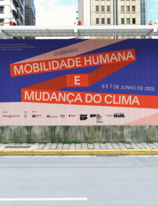 Foto-montagem com banner de divulgação do seminário Mobilidade Humana e Mudança do Clima.