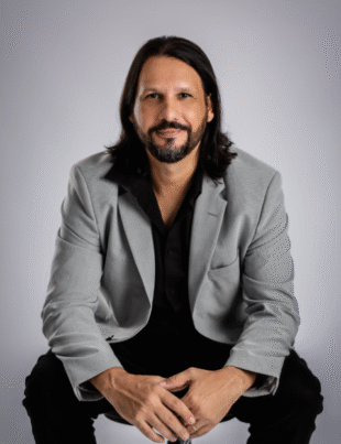 Foto do autor do artigo.