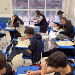 Foto de alunos do PB Colégio e Curso.