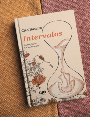 Montagem com capa do livro.