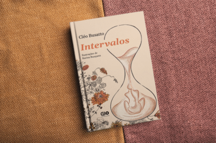 Montagem com capa do livro.