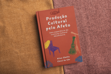 Montagem com capa do livro.