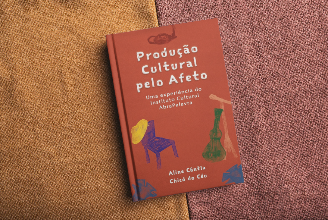 Montagem com capa do livro.