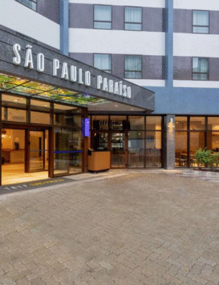 Foto da fachada do TRYP by Wyndham São Paulo Paraíso.