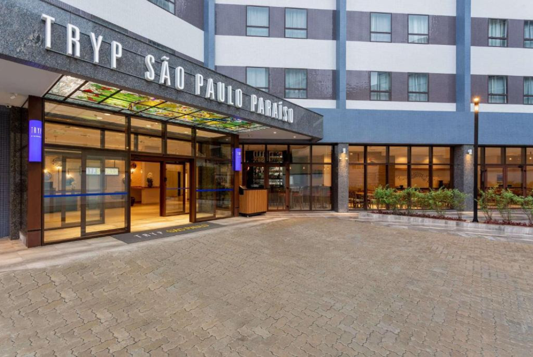 Foto da fachada do TRYP by Wyndham São Paulo Paraíso.