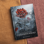 Montagem com capa do livro.