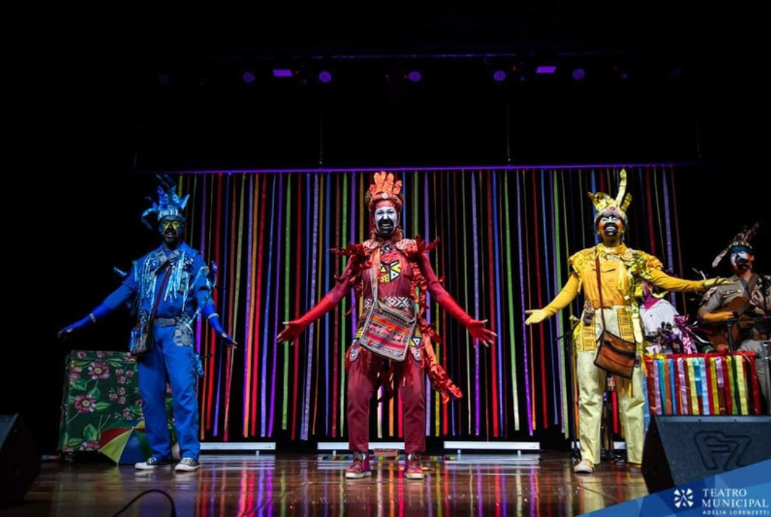 Foto do espetáculo Os Coloridos.