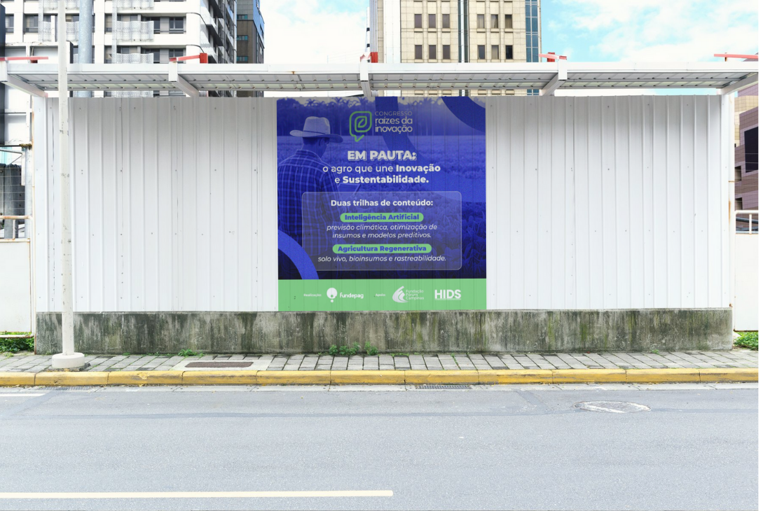 Montagem com banner do evento.