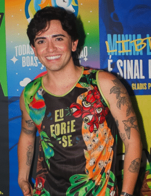 Foto do empresário à frente da Isflocos Studios.