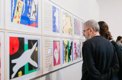 Público aprecia “Do livro ao museu” na Hemeroteca.