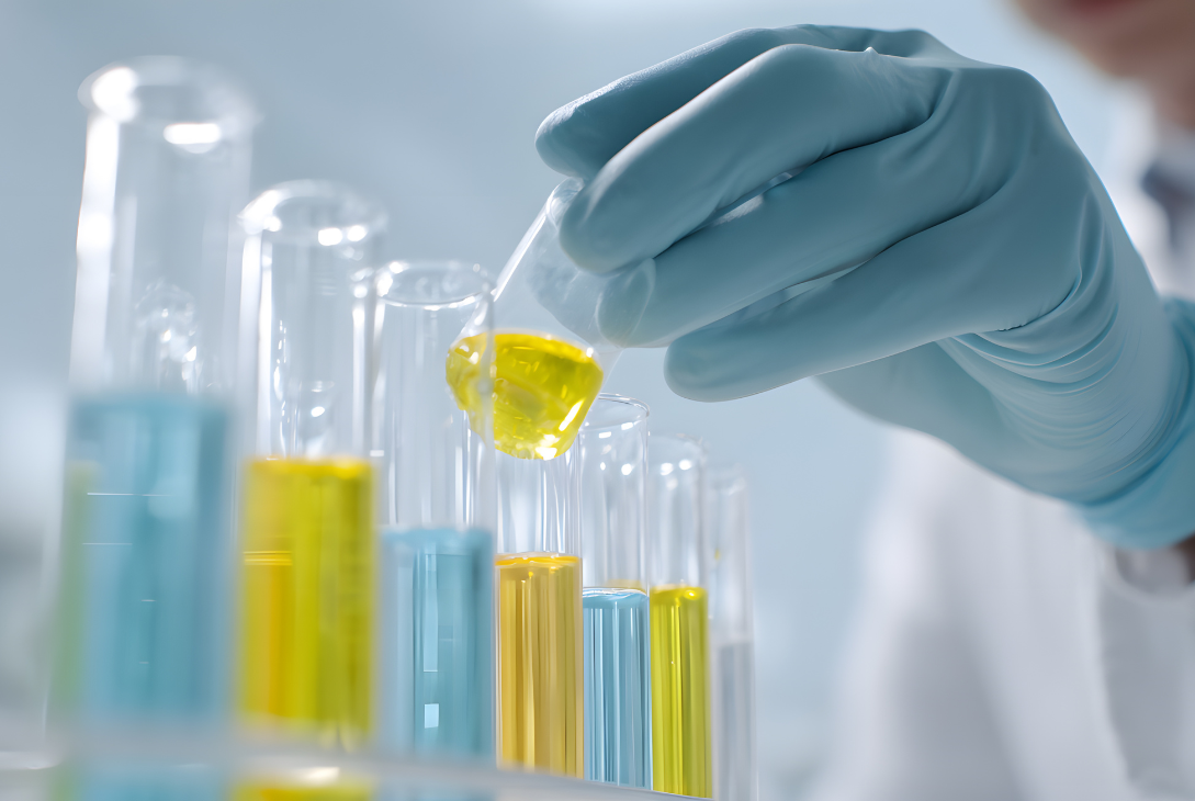 Imagem ilustrativa de um cientista fazendo pesquisa.