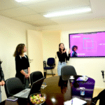 Estudantes vencedoras apresentam o projeto Cuida.AI aos diretores da Fundação FAT.