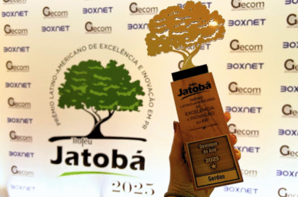 Foto do prêmio Jatobá 2025 conquistado pela Gerdau.