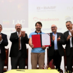 Foto de anúncio da abertura do chamamento público para a contratação de novos pesquisadores científicos do agro.