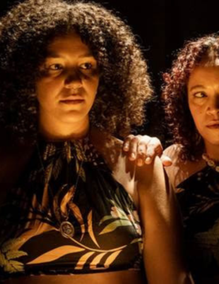 Foto de cena do espetáculo.