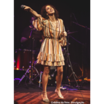 Foto da cantora Clariá.