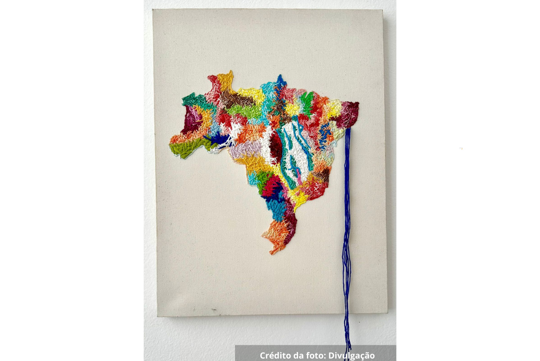 Foto de um dos quadros da exposição 'Tramas'.