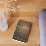 Mockup com capa do livro.